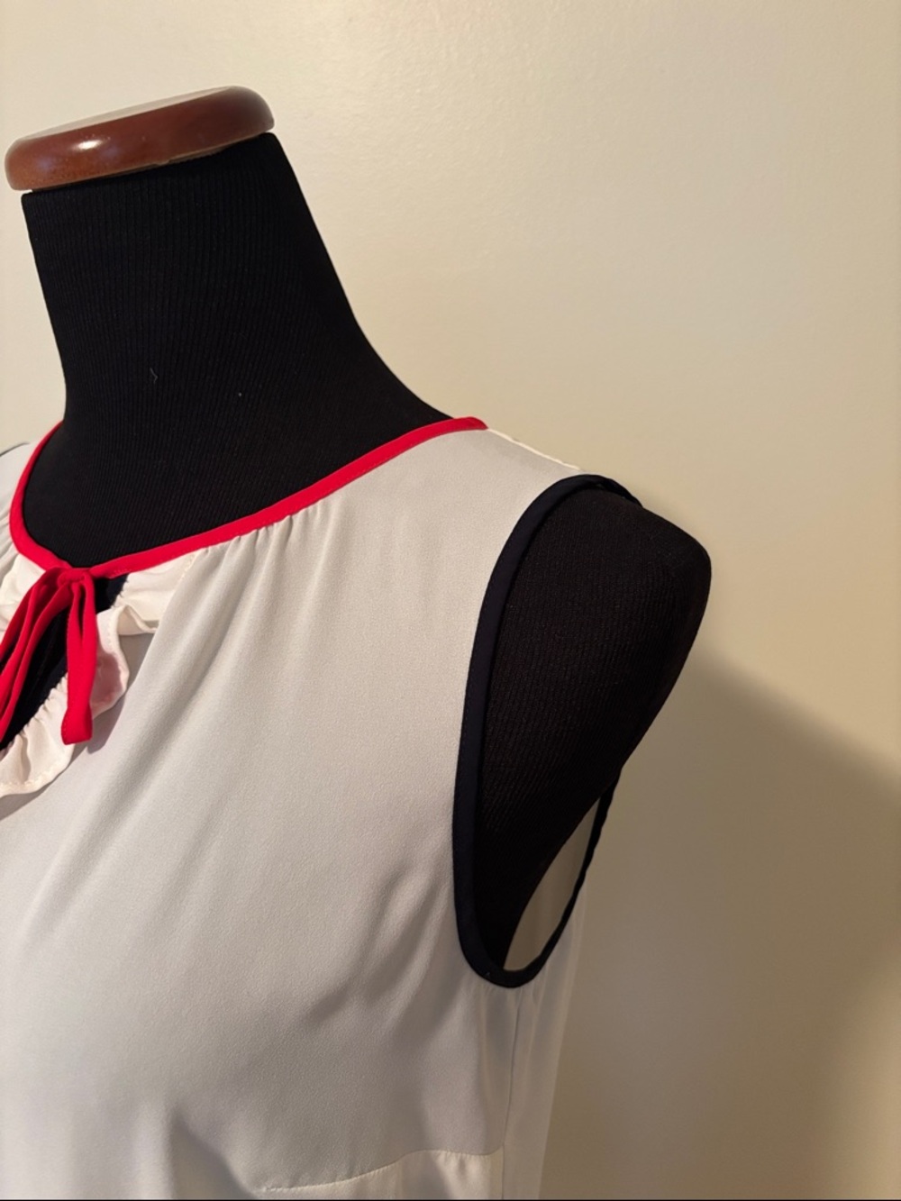 Talbots White Sleeveless Camisole with Red Neck Trim and Black sleeve and Tie - Picture 2 of 4